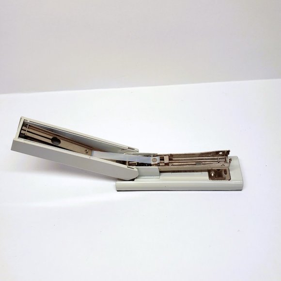 Vintage Swingline Stapler Small Light Gray 5" Made in USA - Picture 8 of 10